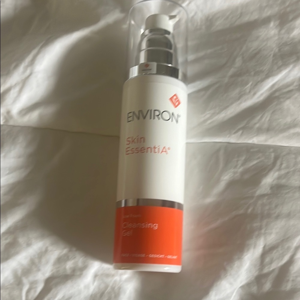 Low foam cleansing gel